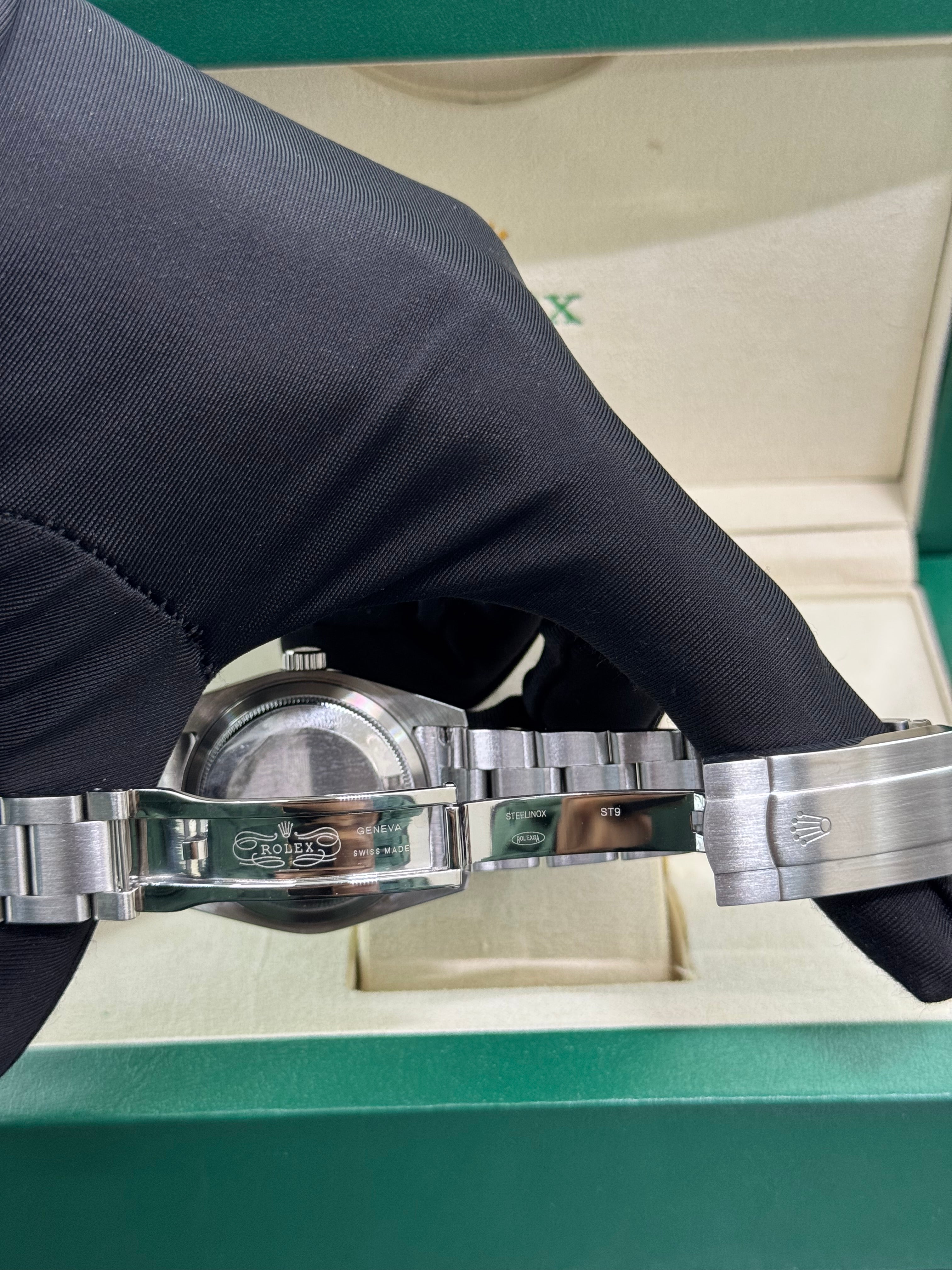 Oyster Pistachio 36mm