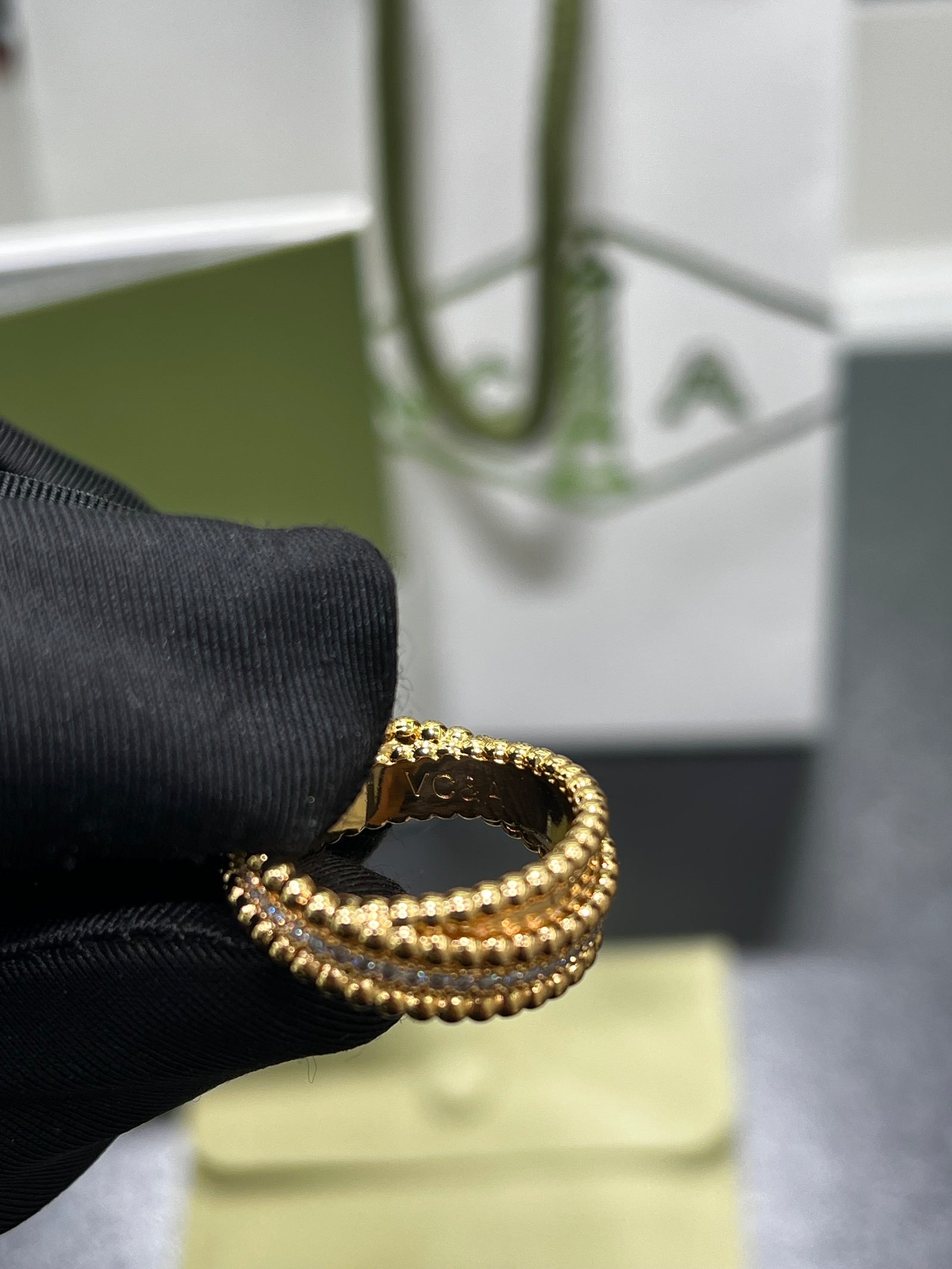 Perlée ring Vąn cleėf & Arplėls