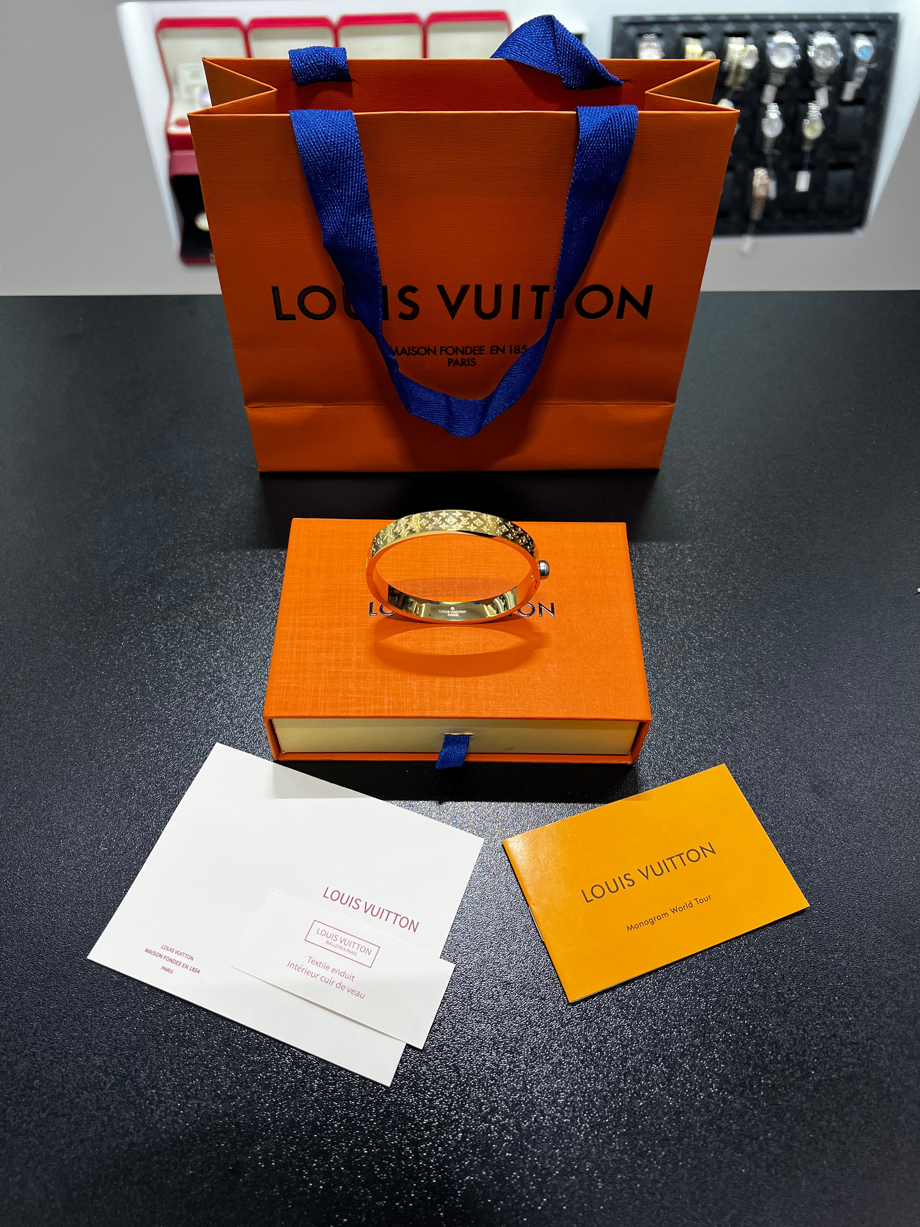 Nanogram cuff lv