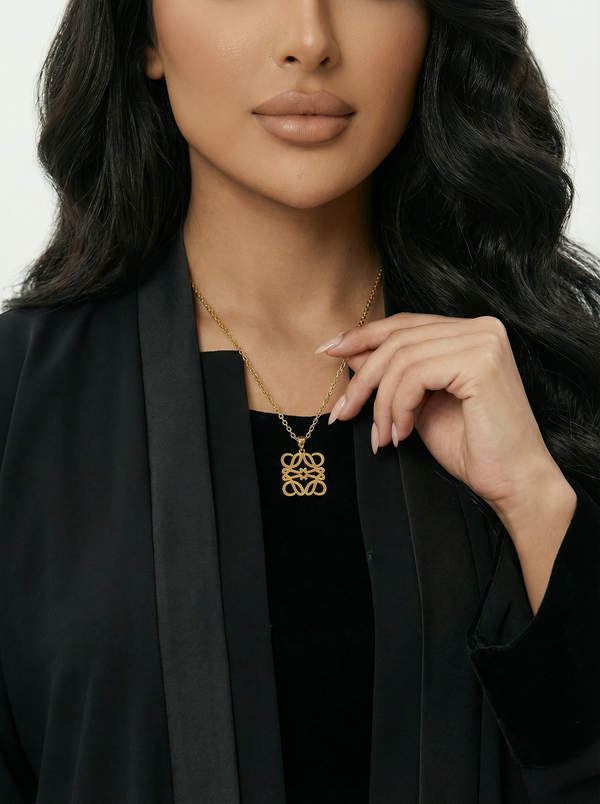سلسال التعليقة الهندسية الكبيرة | Geometric Pendant Necklace – Large