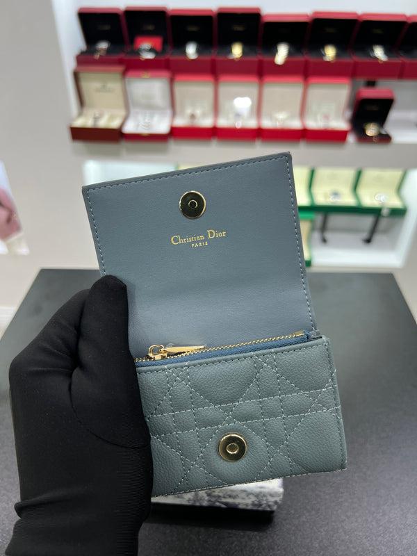 Cosmos Wallet – Grey Cannage Leather