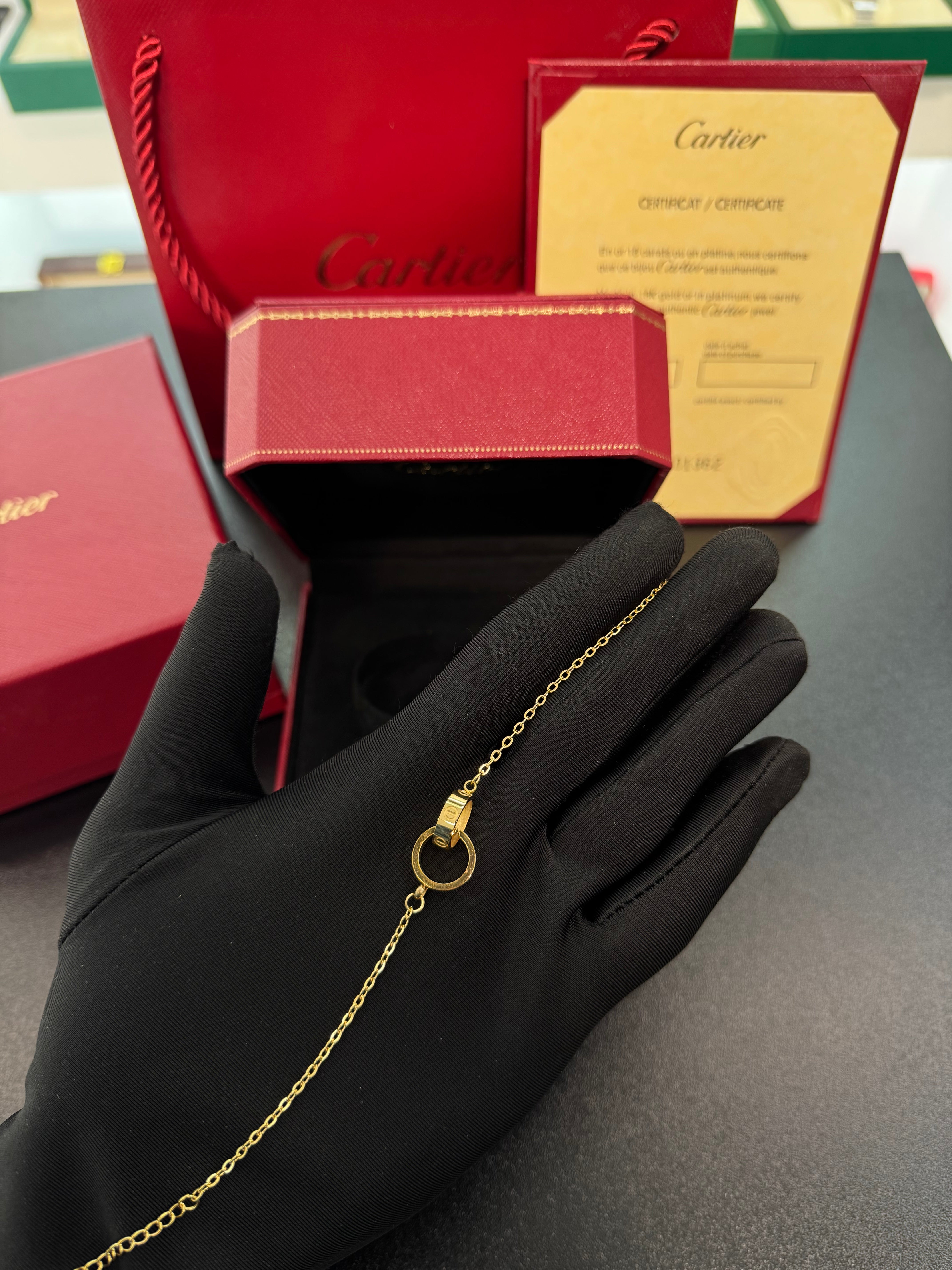 Love on chain bracelet