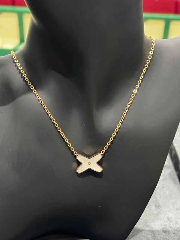 طقم مجوهرات بأحجار بيضاء | White Stone Jewelry Set